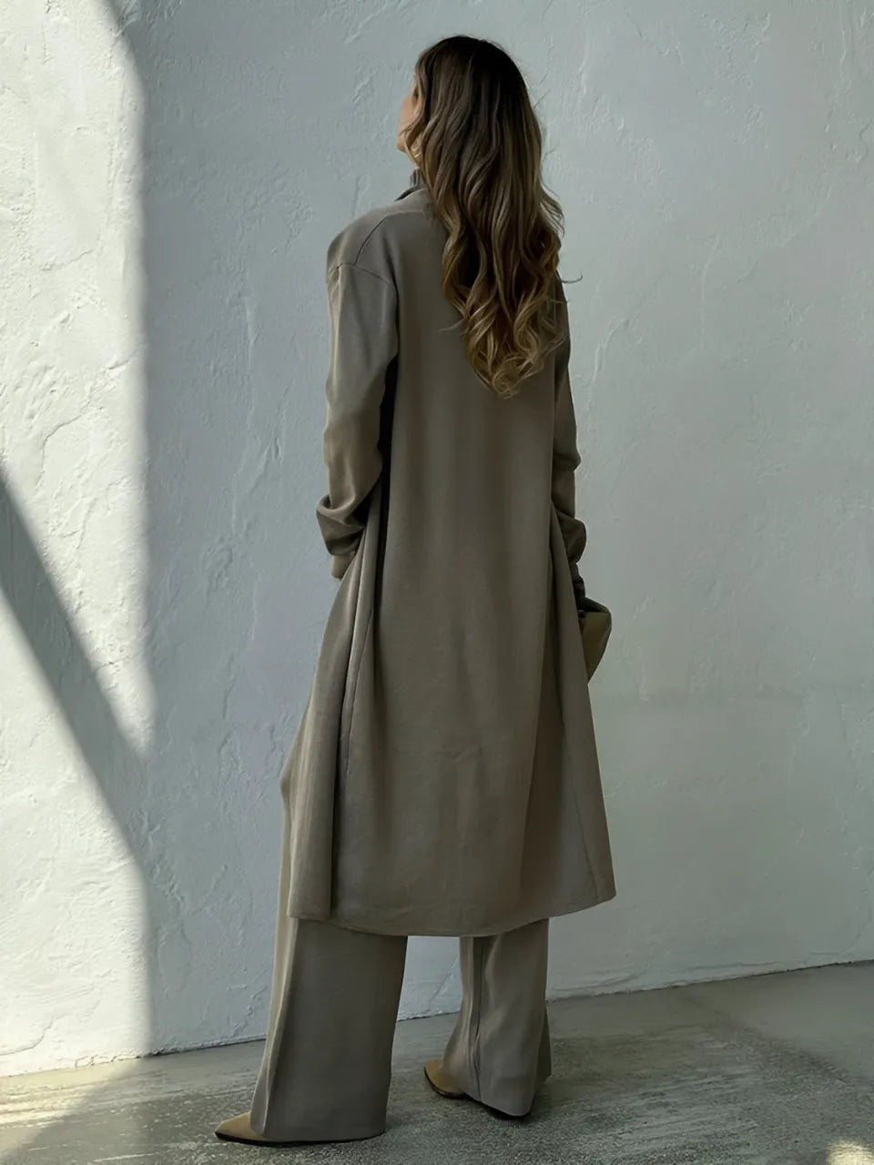 Conjunto Feminino de 3 Peças com Blusa Gola Alta Calça Pantalona de Cintura Elástica e Cardigan Alongado - Lolla