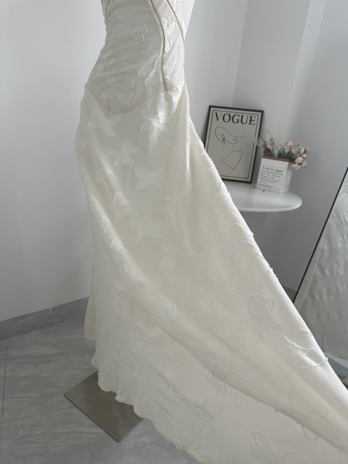 Vestido Longo Elegante com Costas Abertas e Amarração - Flor