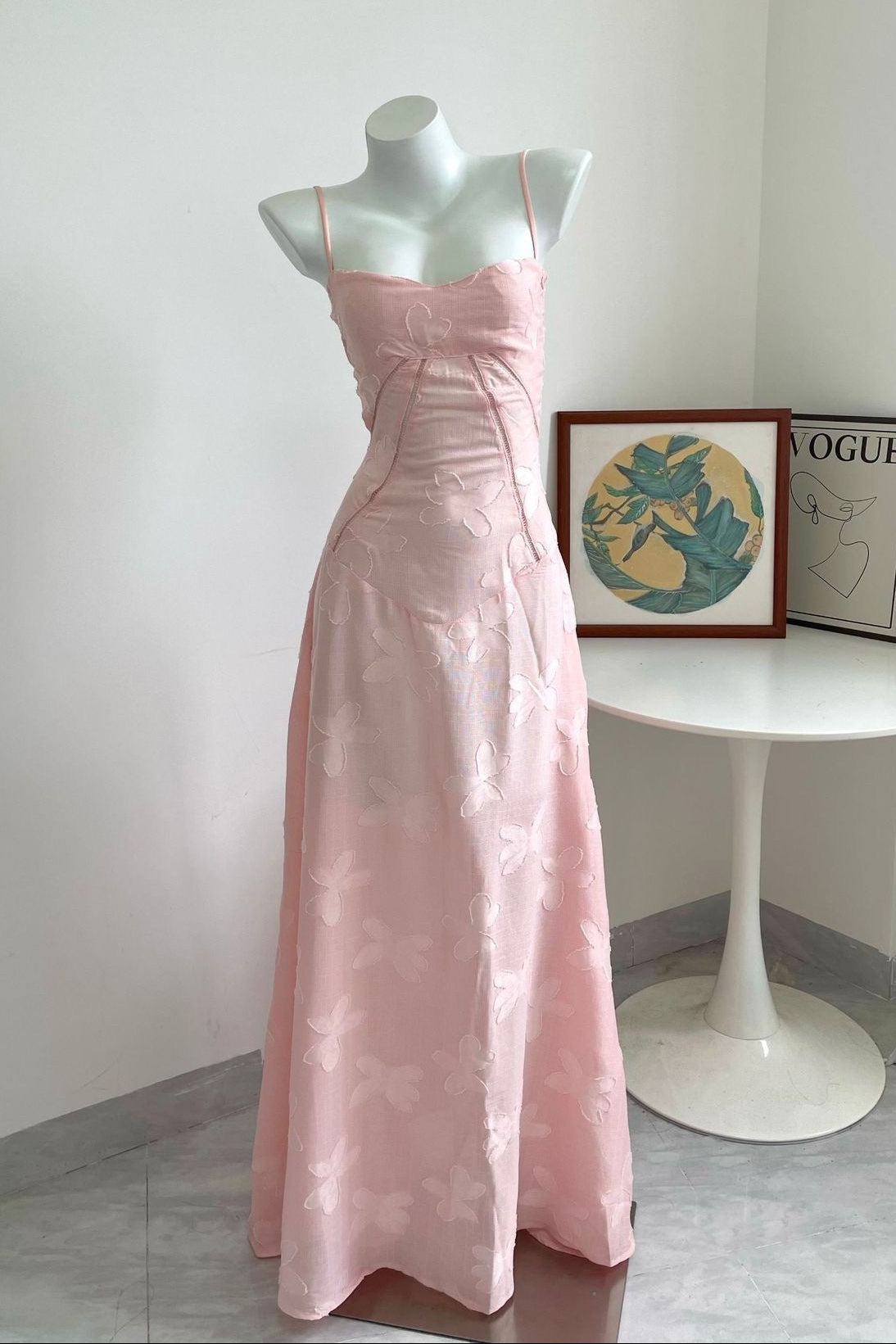 Vestido Longo Elegante com Costas Abertas e Amarração - Flor