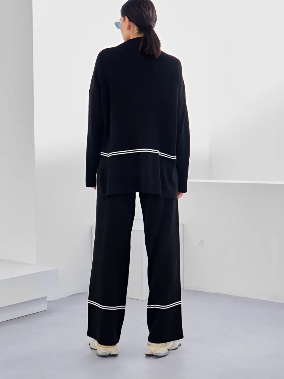 Conjunto Feminino de Tricô com Suéter Mullet Gola Alta e Calça Cintura Alta Confortável - Kim