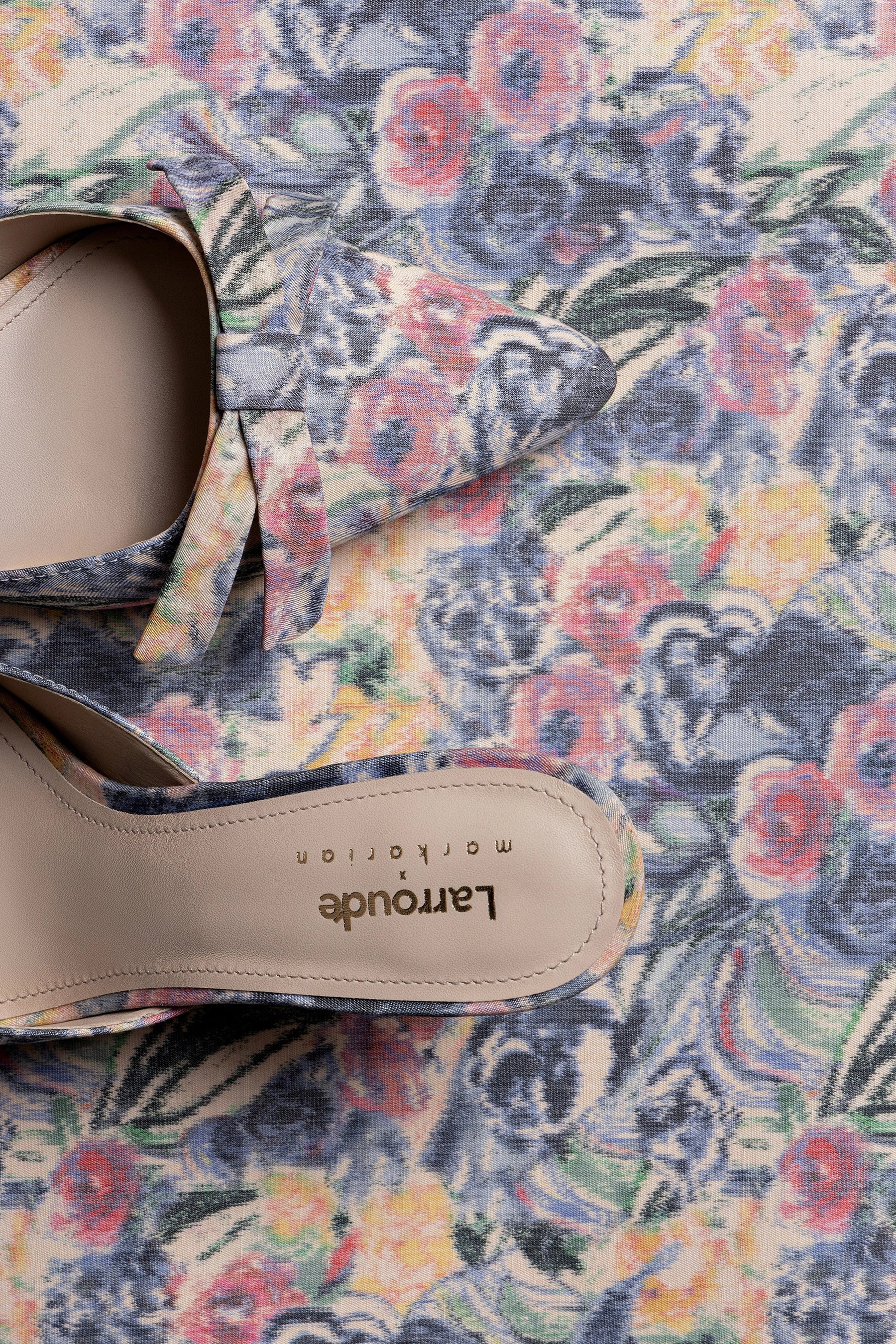 Larroudé x Markarian: Mule Jacquard Azul