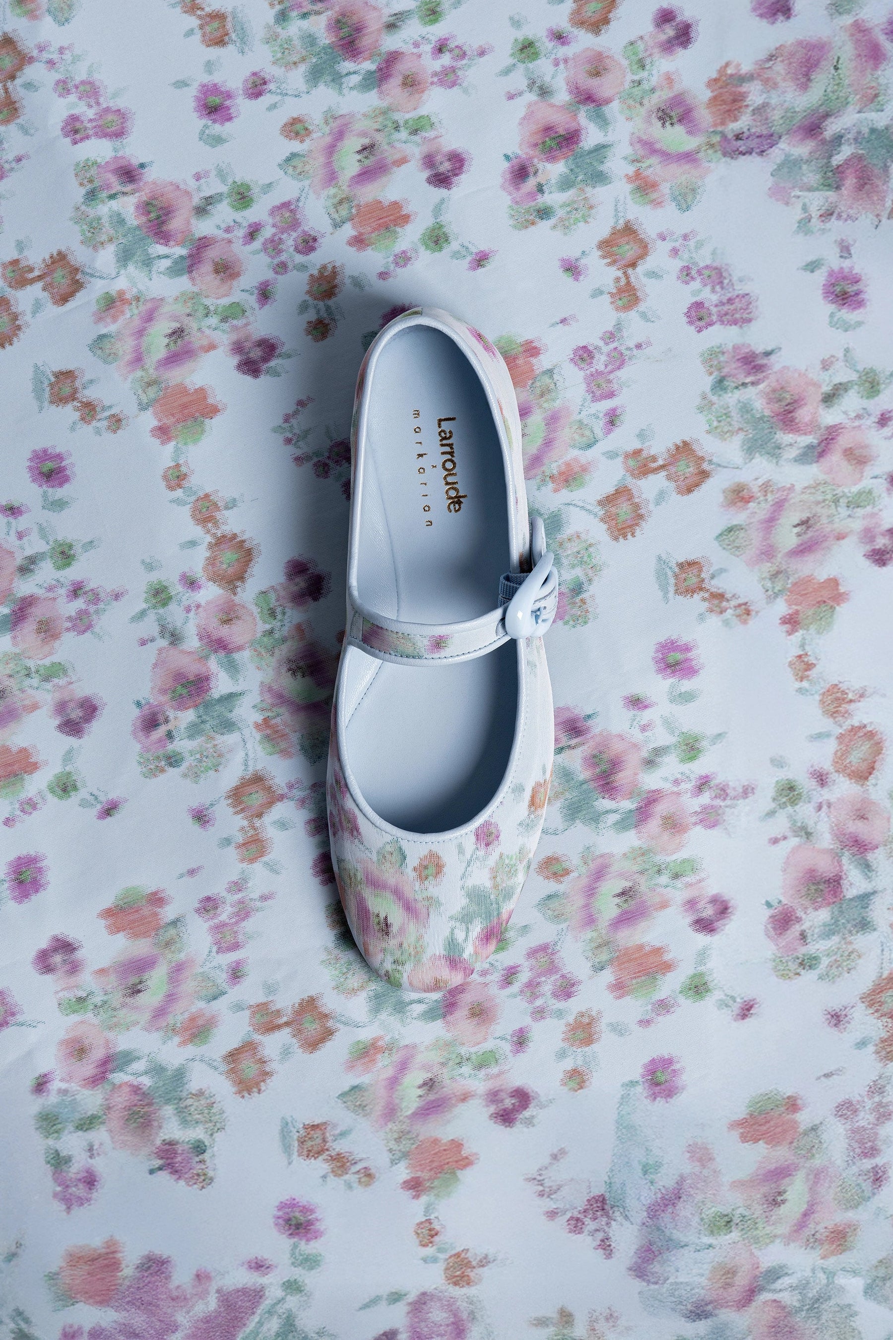 Larroudé x Markarian: Sapatilha Verona Brocado Azul