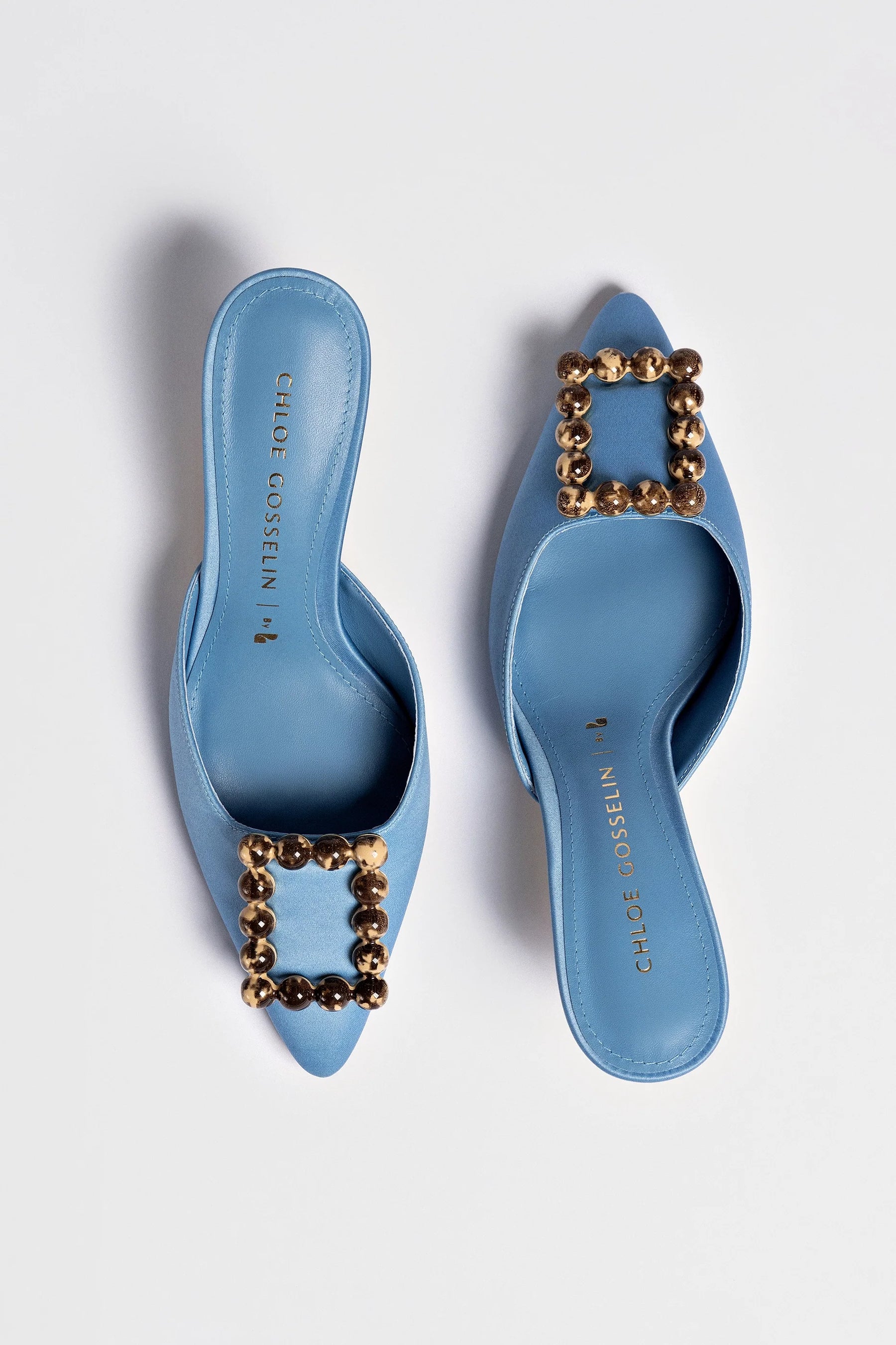 Chloe Gosselin by Studio Larroudé: Mule Ava Cetim Azul