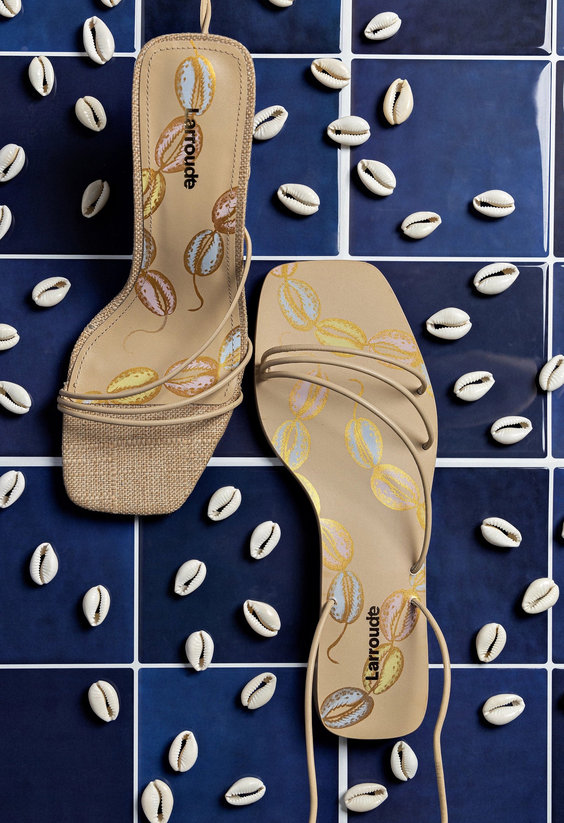 Sandália Flat Nadia Couro Bege