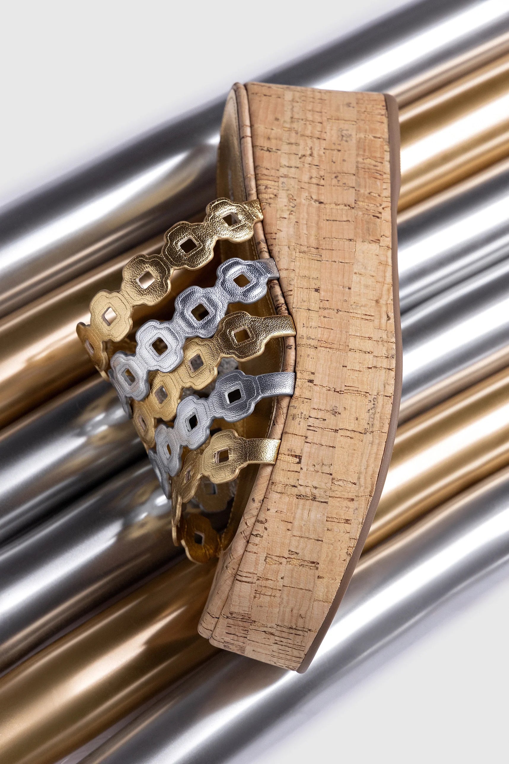 Mule Charli Couro Dourado e Prateado