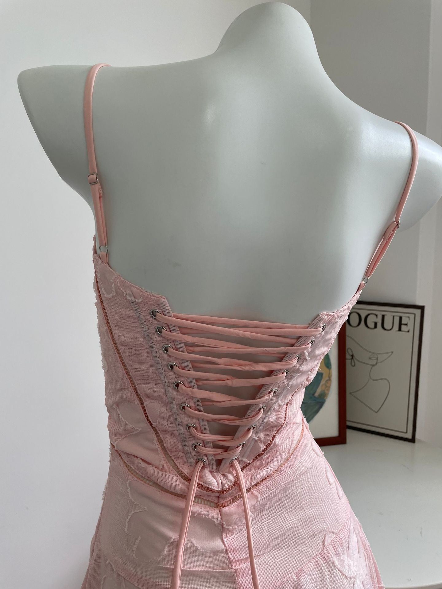 Vestido Longo Elegante com Costas Abertas e Amarração - Flor