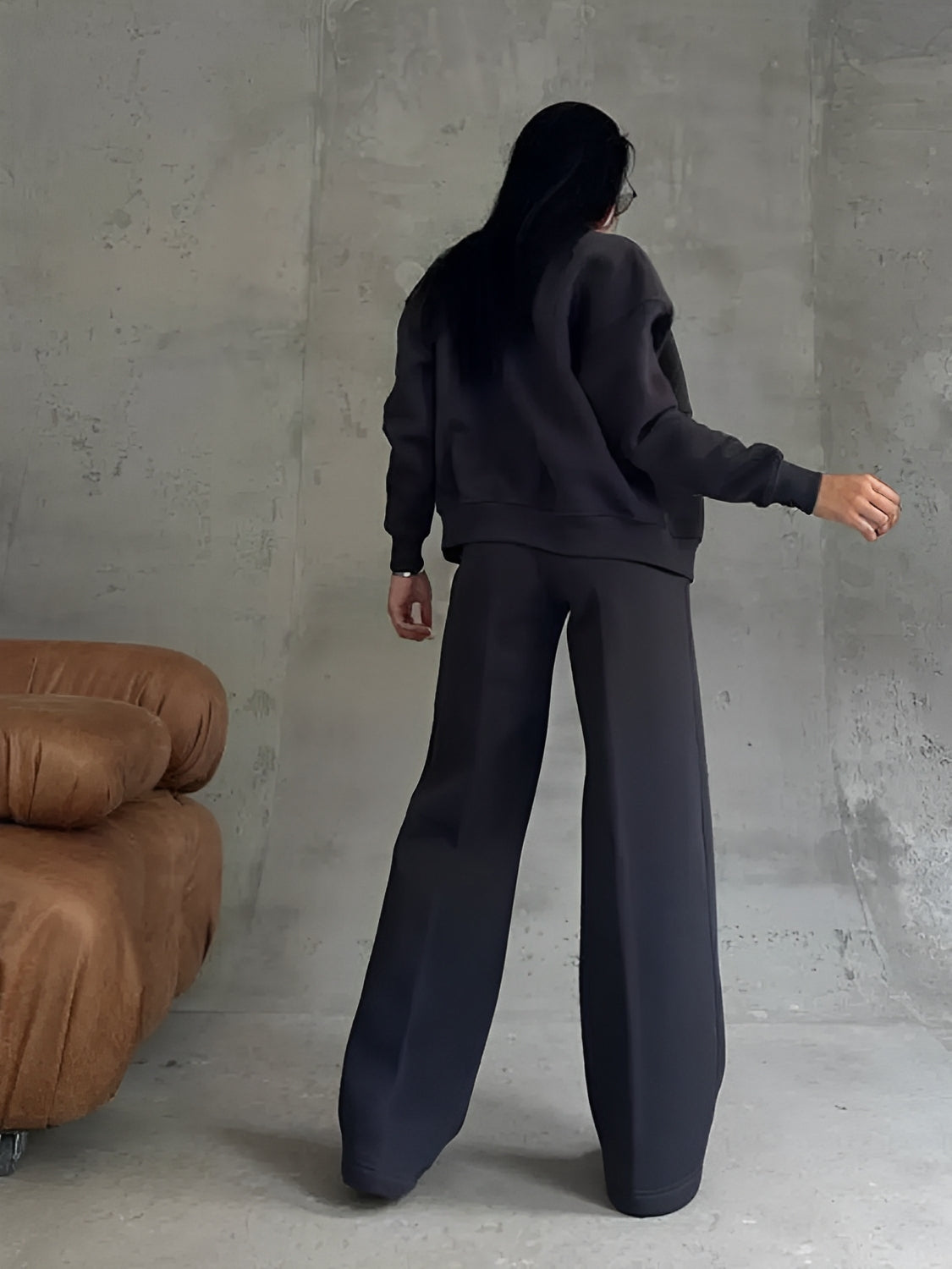 Conjunto Feminino com Jaqueta de Zíper e Calça Reta com Bolsos - Bruna