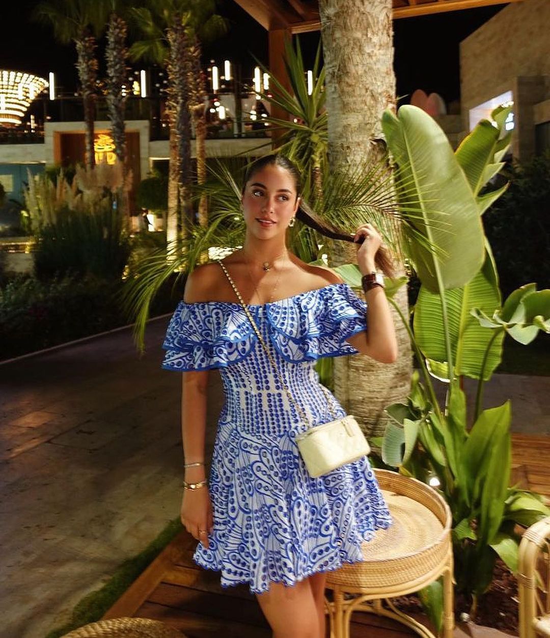 Vestido Mini Bordado Ombro a Ombro Leve e Fresco