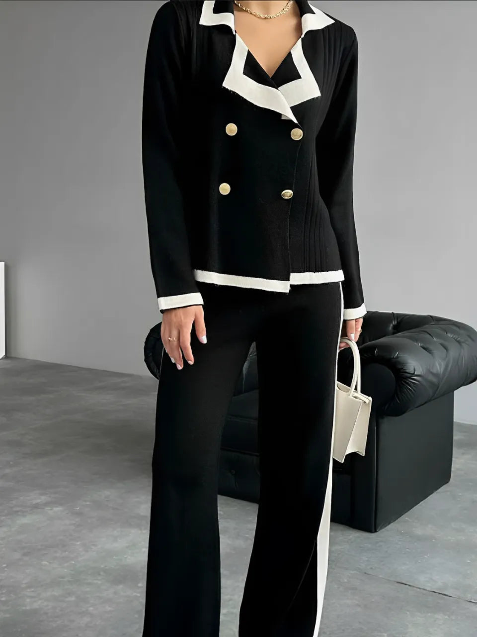 Conjunto Feminino com Casaco Manga Longa com Botões Transpassados e Calça de Cintura Alta - Melinda