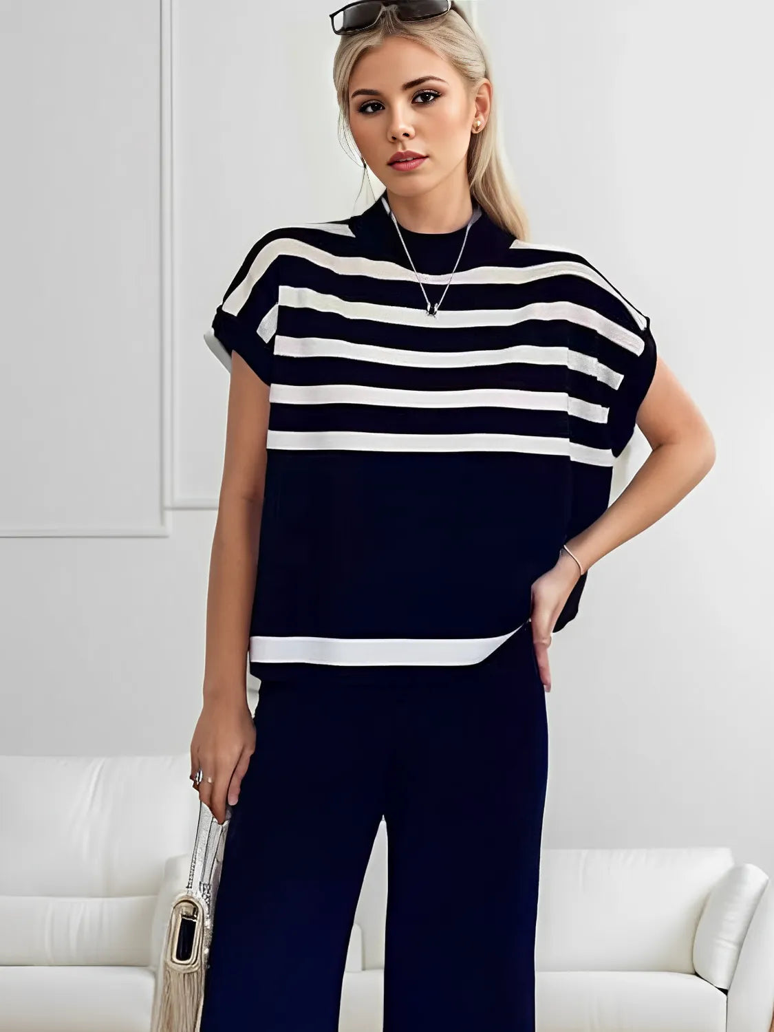 Conjunto Feminino com Blusa Gola Alta e Mangas Morcego e Calça com Cós Elástico - Alessia