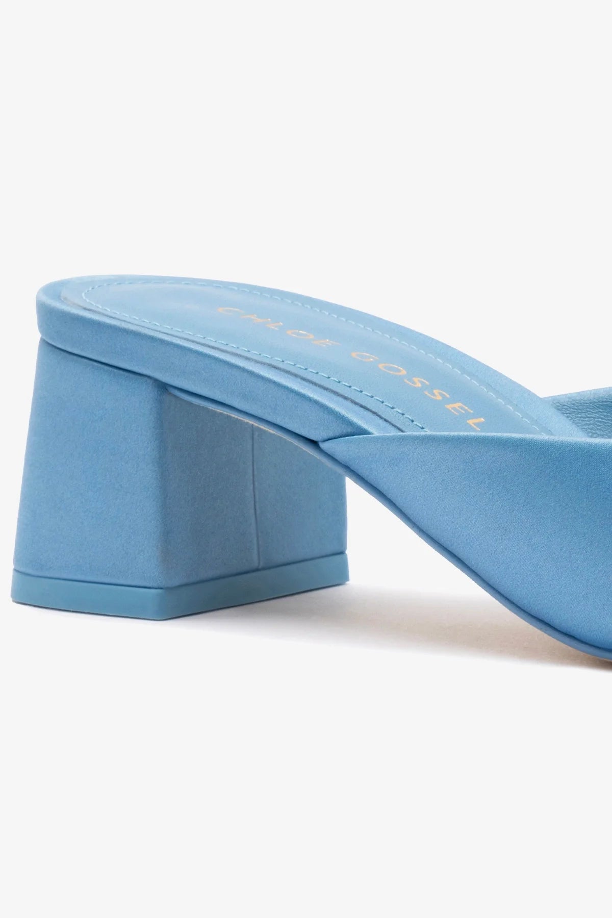 Chloe Gosselin by Studio Larroudé: Mule Anah Cetim Azul