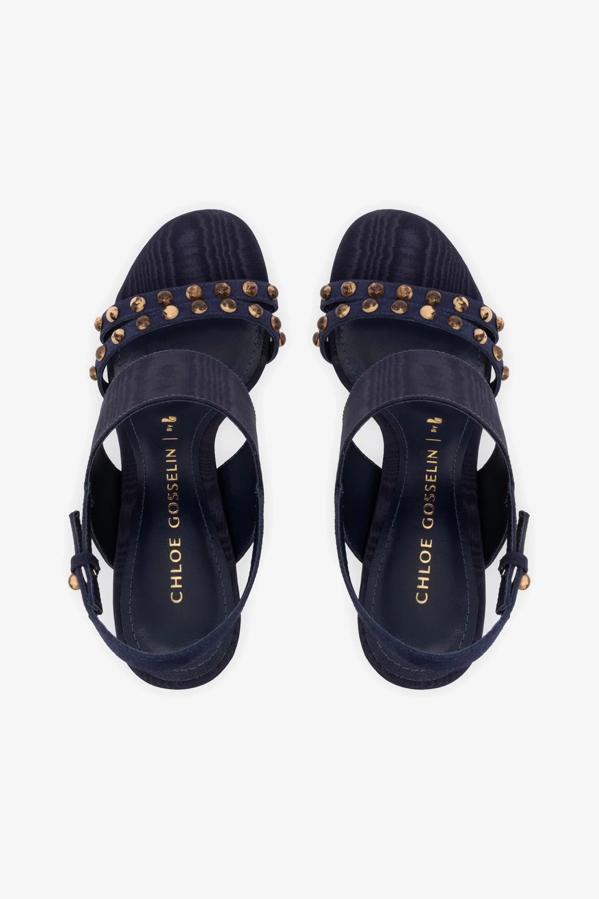 Chloe Gosselin by Studio Larroudé: Sandália Margot Cetim e Camurça Azul
