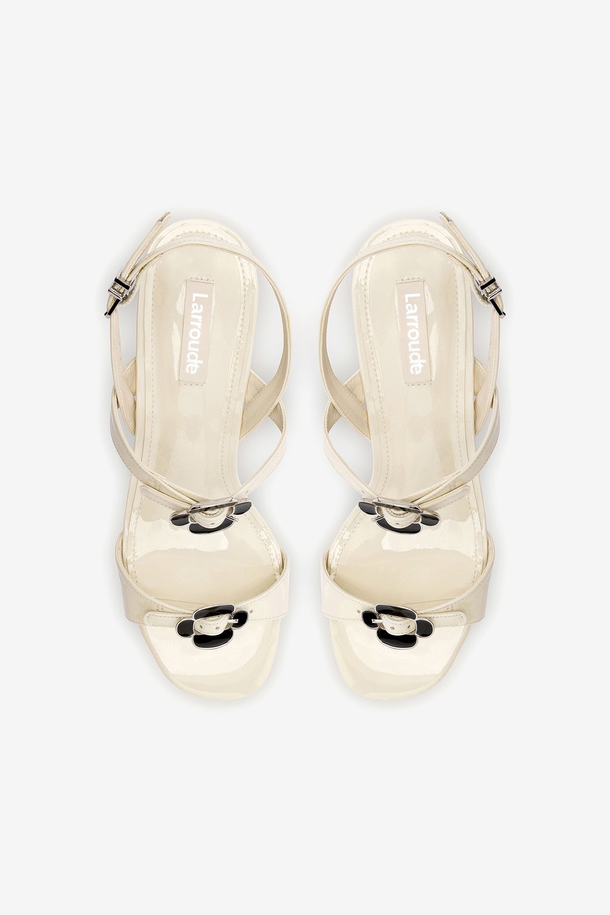 Sandália Salto Bloco Tinx Couro Verniz Off White