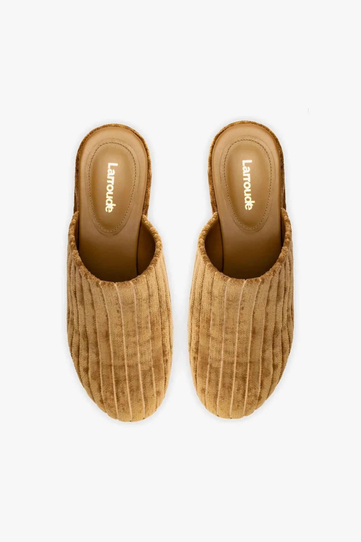 Mule Clog Plataforma Miso Veludo Caramelo