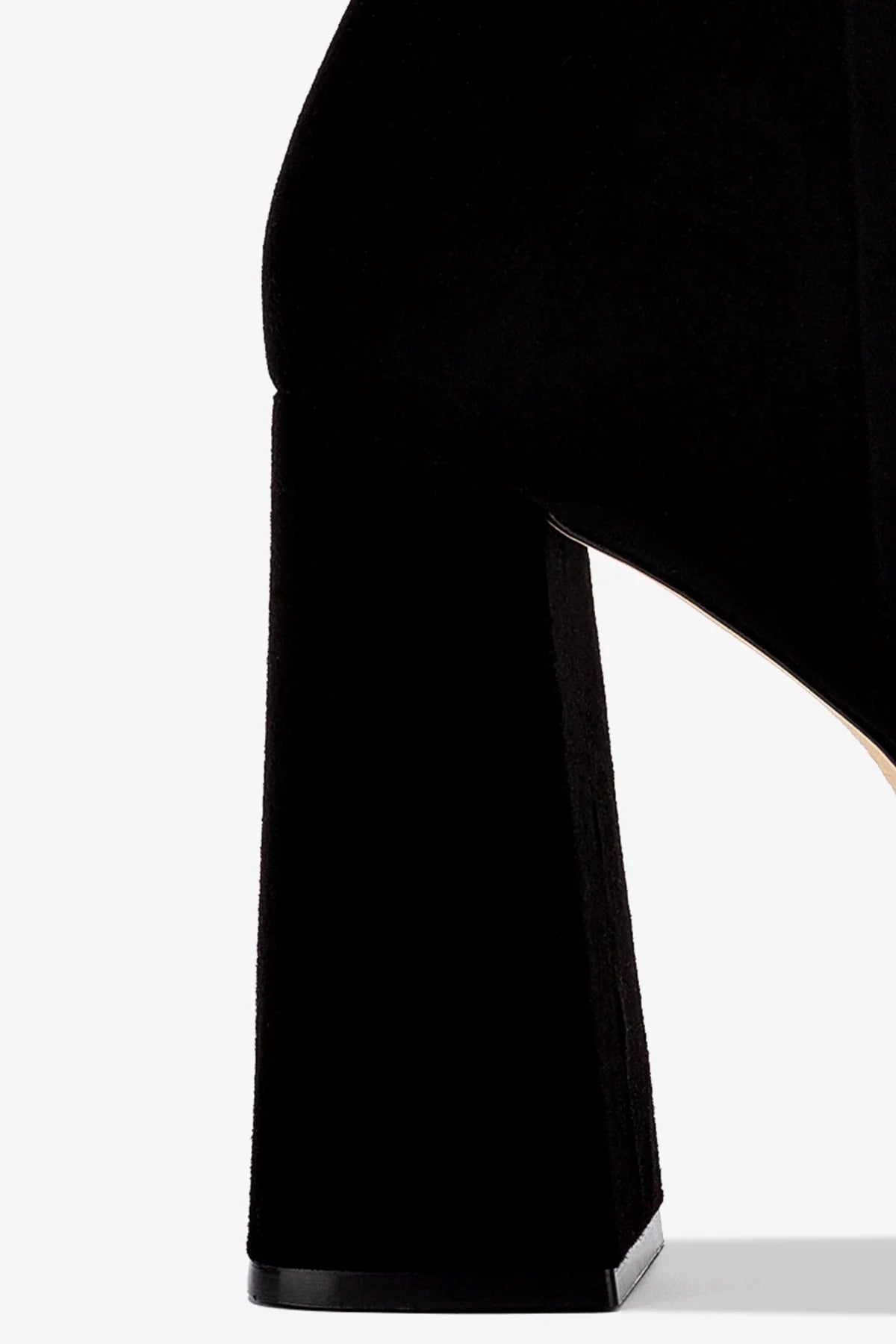 Bota Dolly Camurça Preto