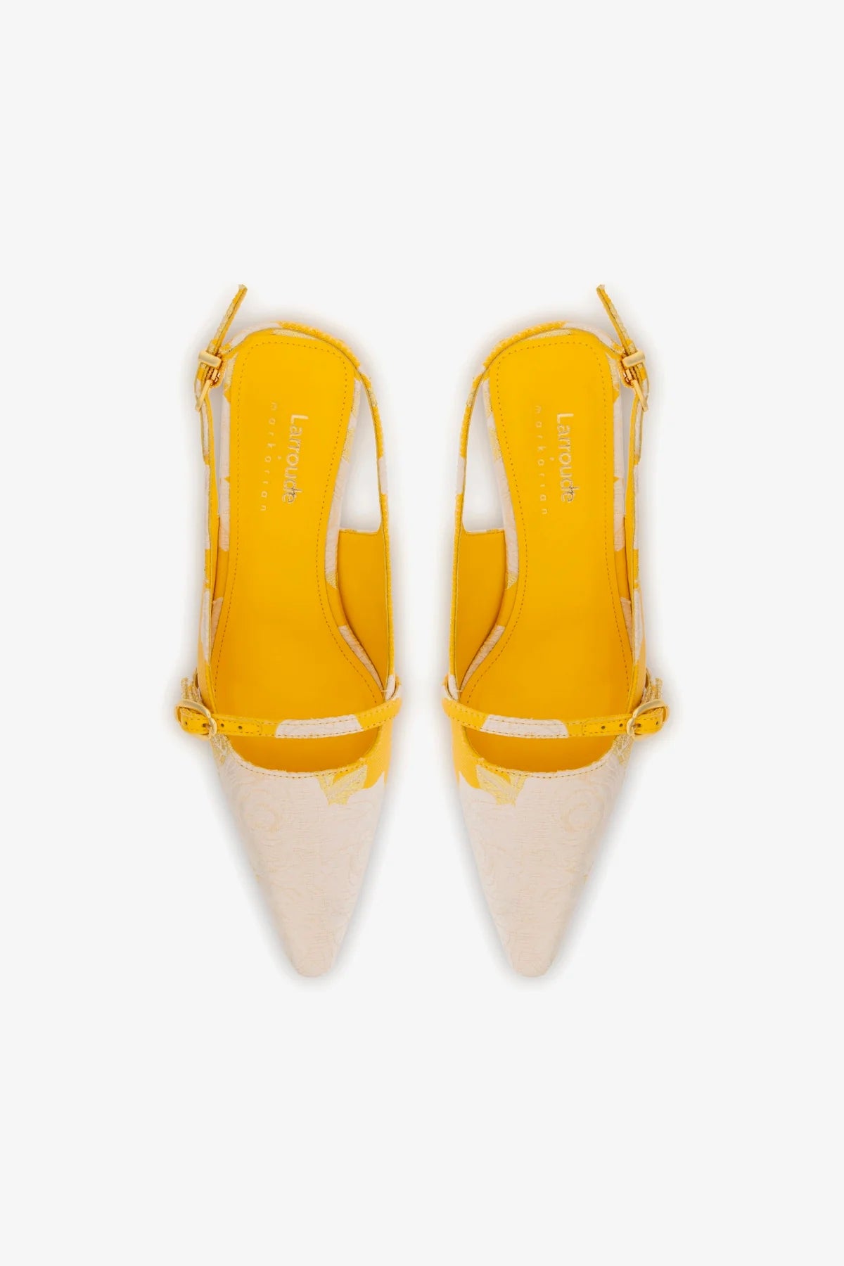 Larroudé x Markarian: Slingback Ines Brocado Amarelo