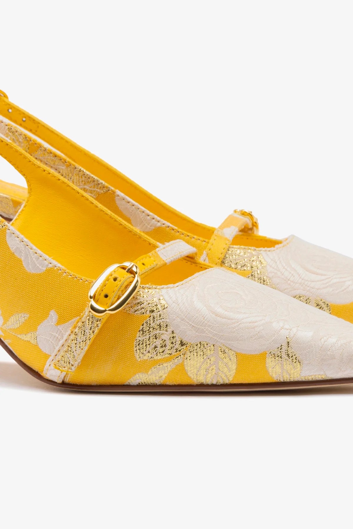 Larroudé x Markarian: Slingback Ines Brocado Amarelo