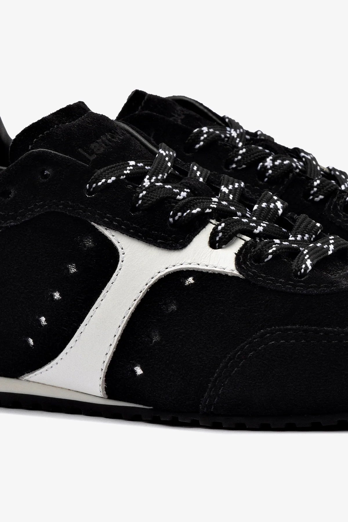 Tênis Stella Camurça Preto e Couro Branco