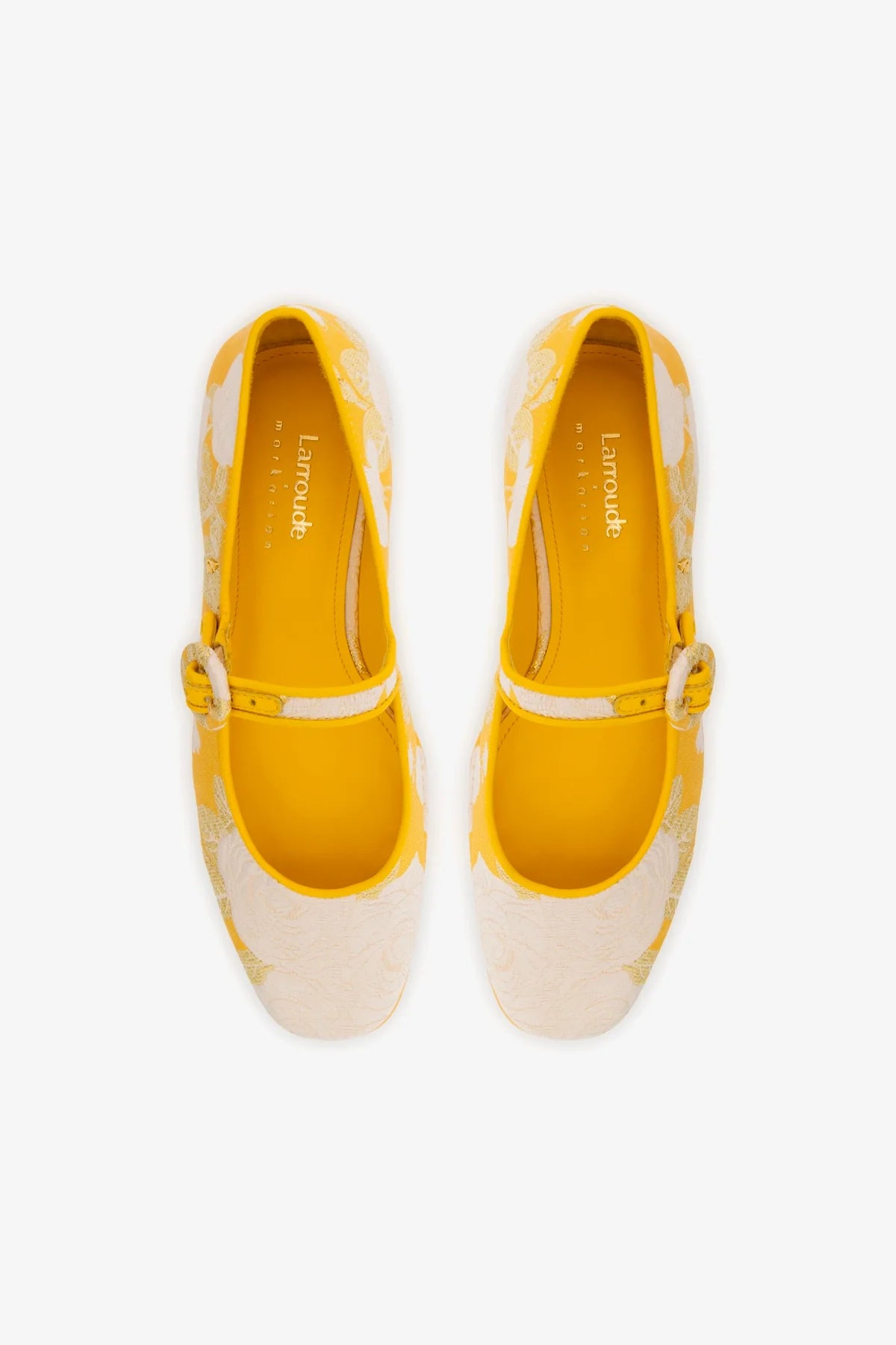 Larroudé x Markarian: Flatform Blair Brocado Amarelo