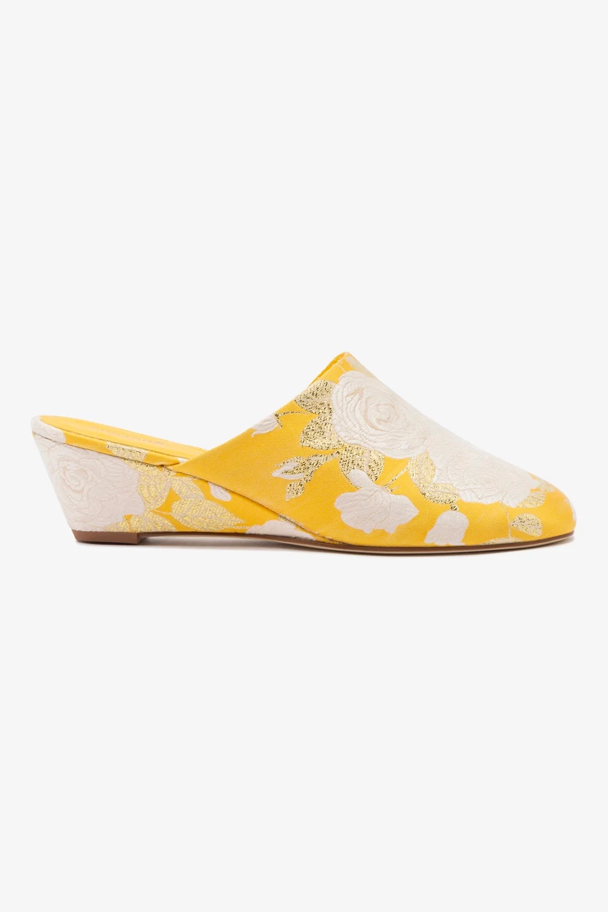 Larroudé x Markarian: Mule Anabela Venice Brocado Amarelo