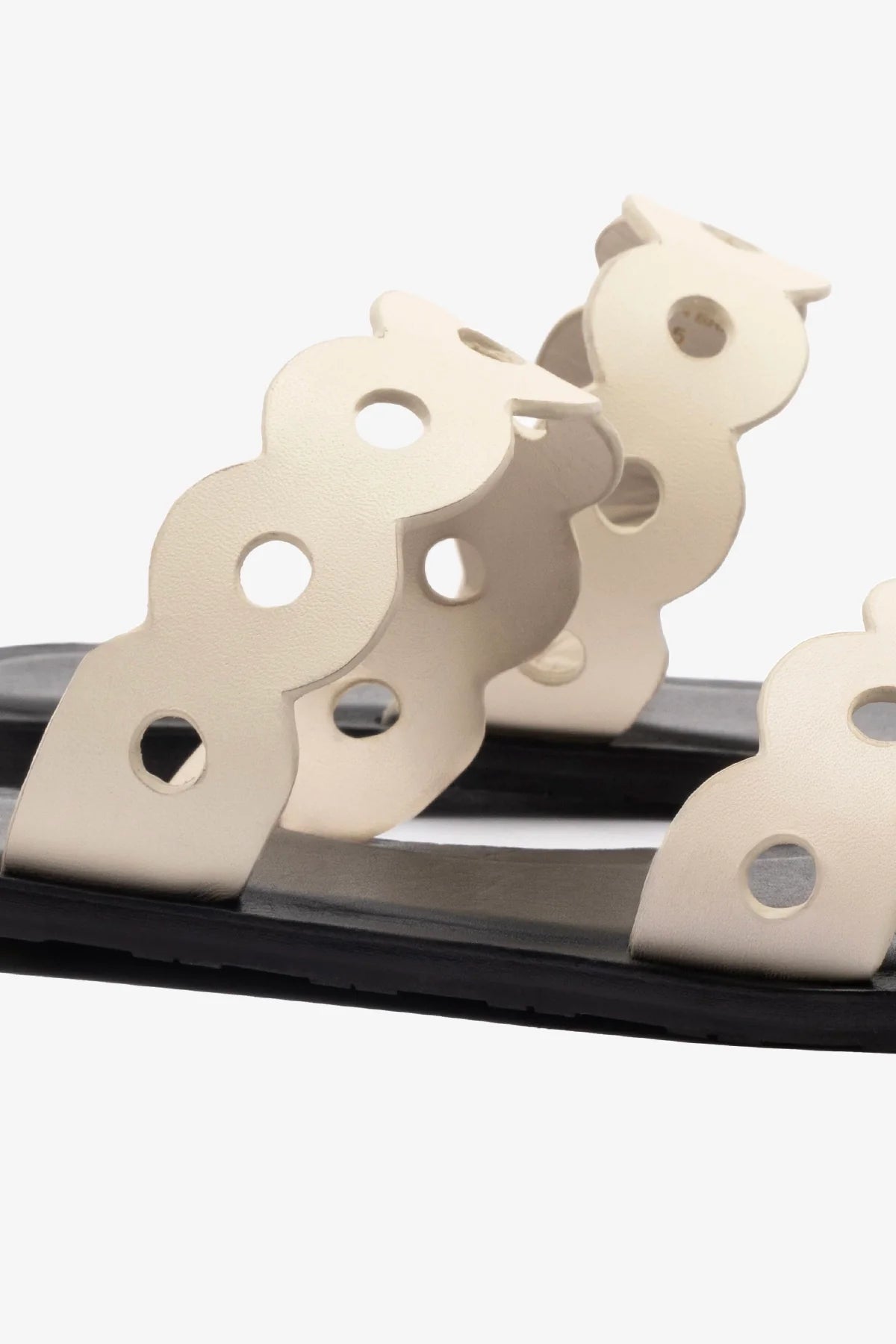 Flat Florence Broderie Couro Off White