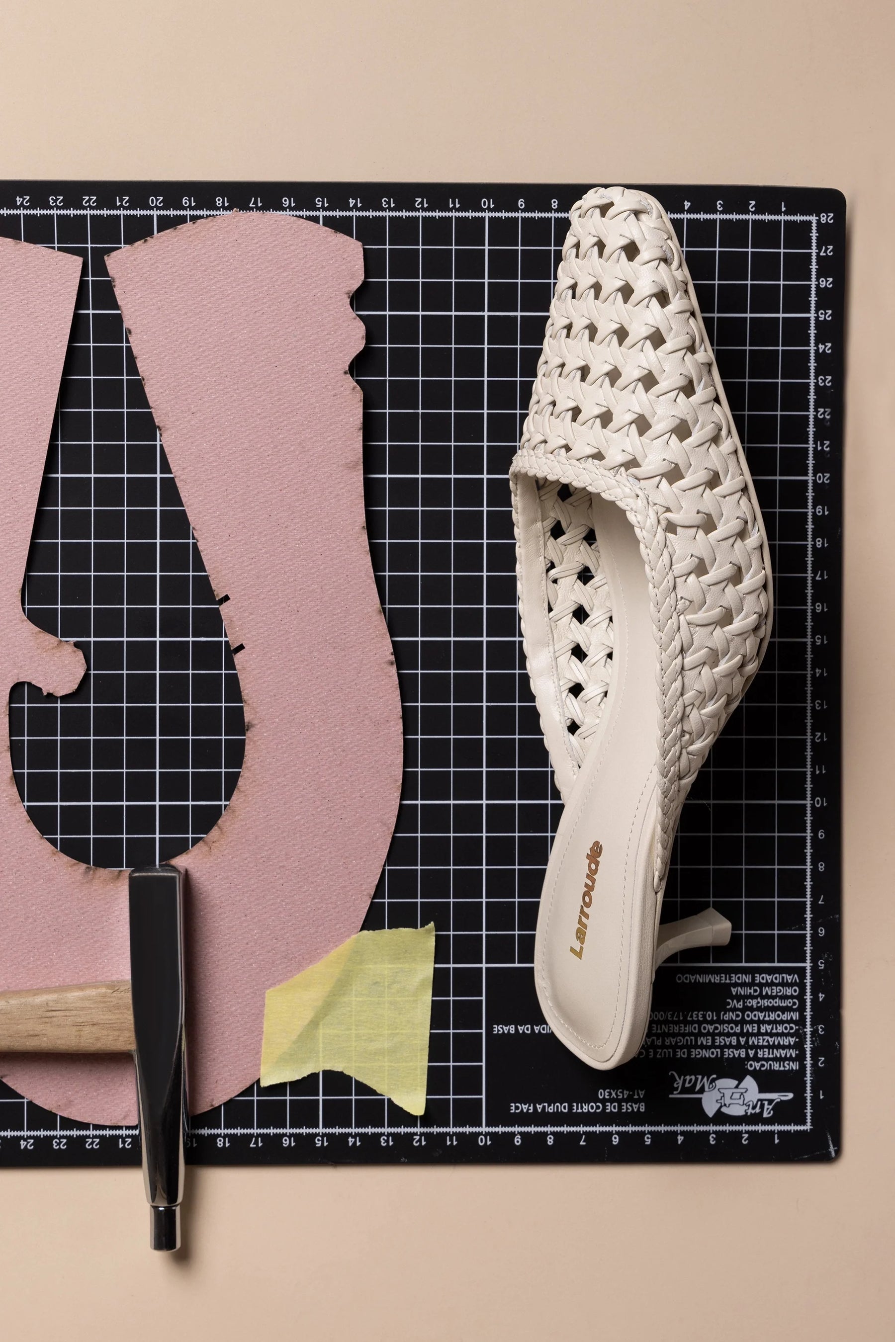 Mule Amal Macramê Couro Off White