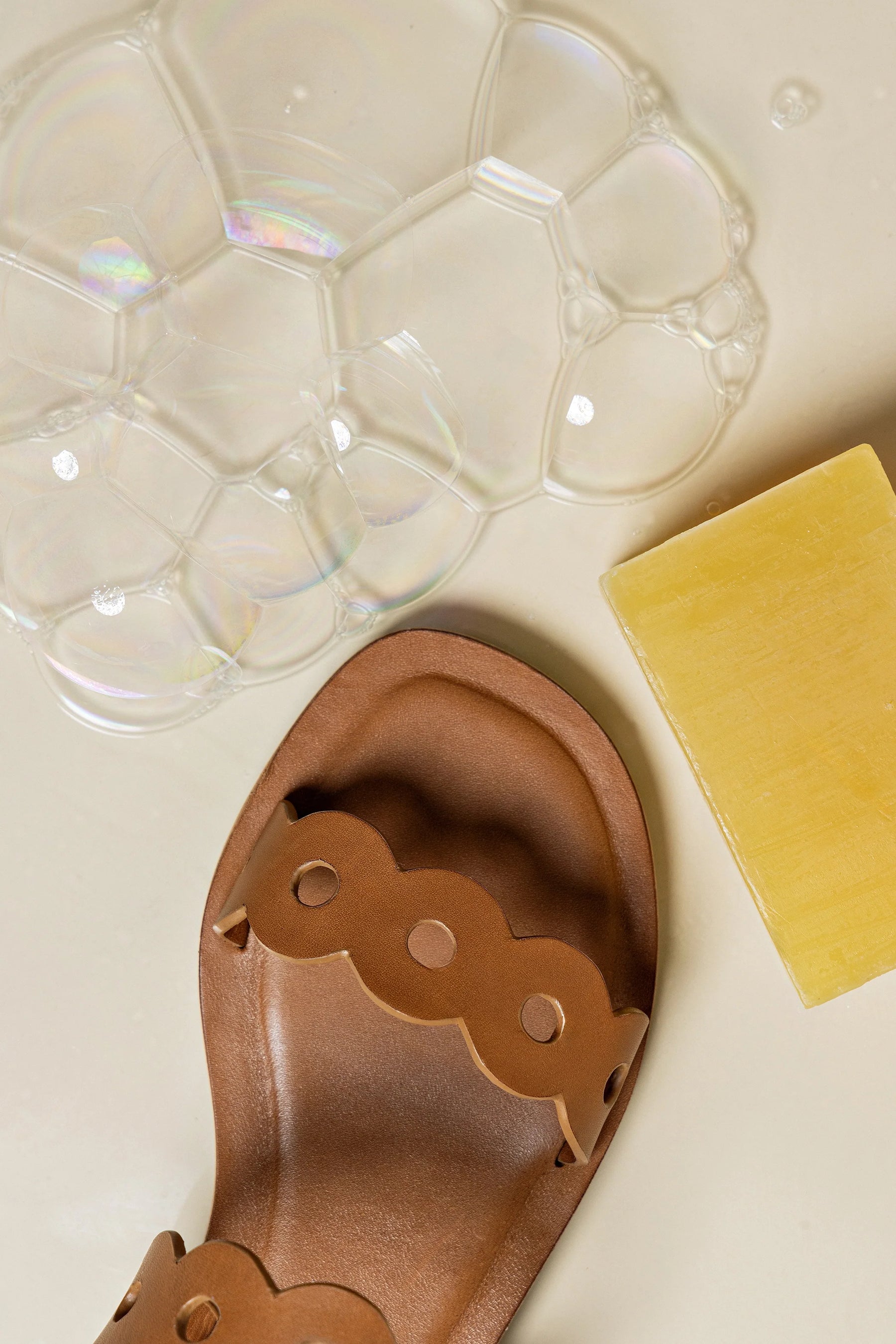 Flat Florence Broderie Couro Caramelo