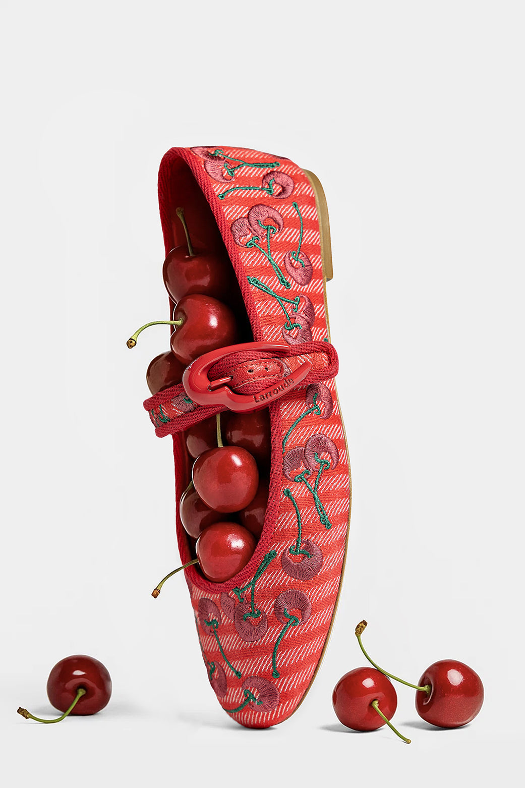 Sapatilha Verona Lona Vermelho e Bordado Cereja