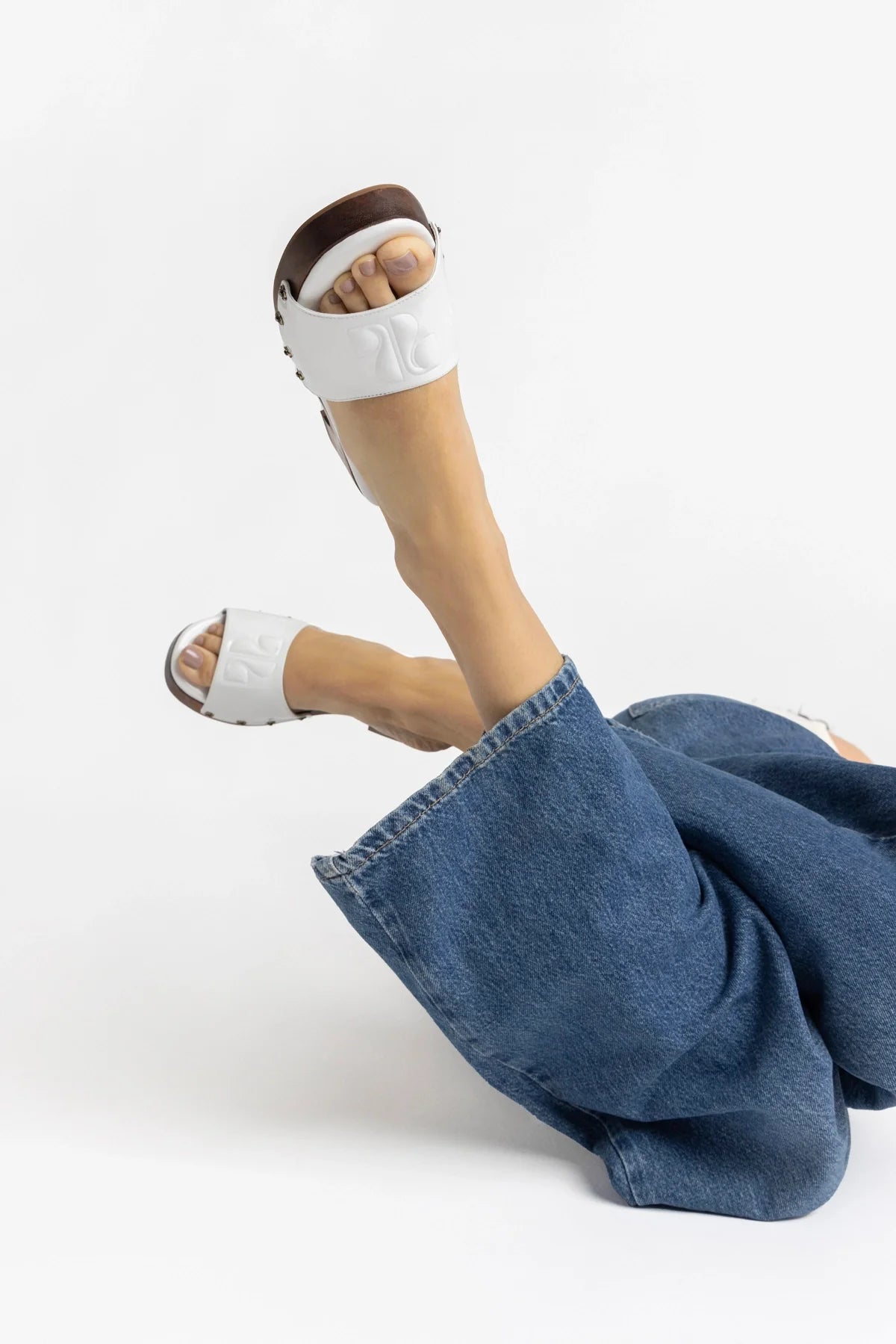 Mule Zuzi Couro Verniz Branco