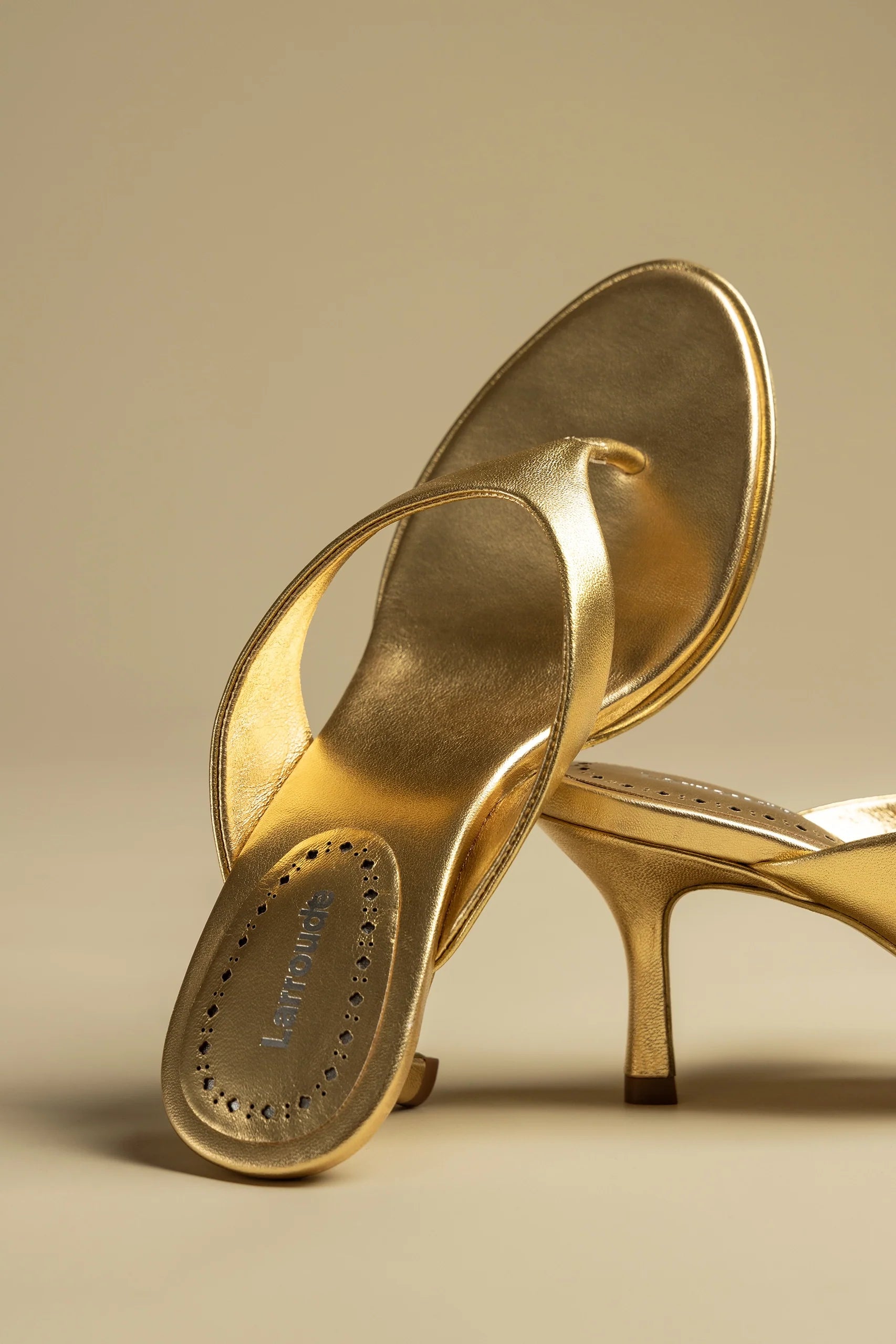Sandália Gaia Couro Dourado