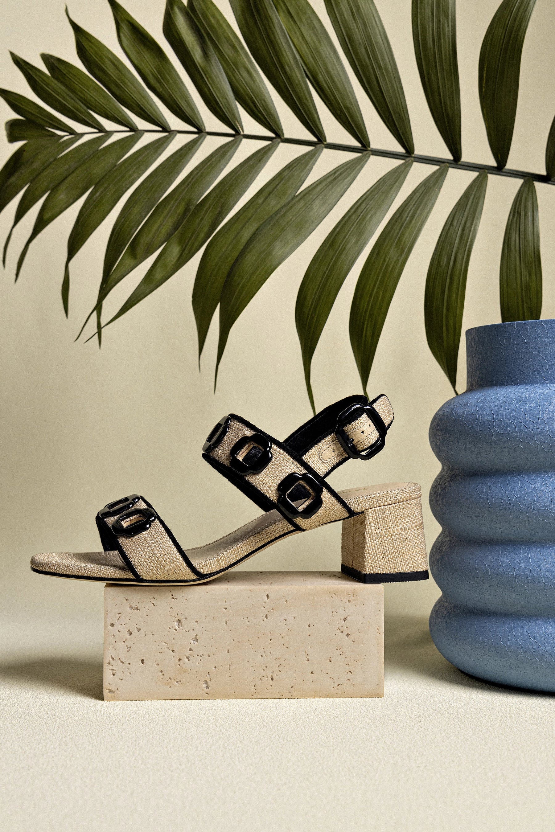 Sandália Milan Ráfia Bege e Camurça Preto