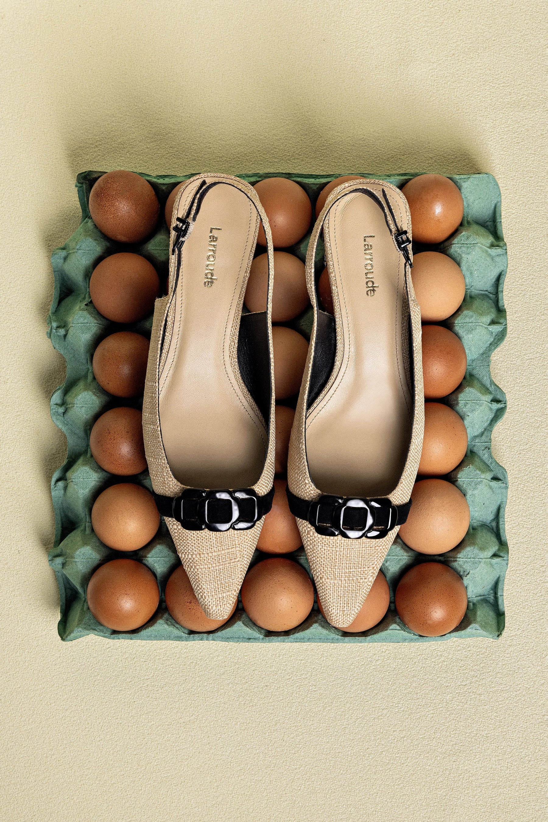 Slingback Franca Ráfia Bege e Camurça Preto