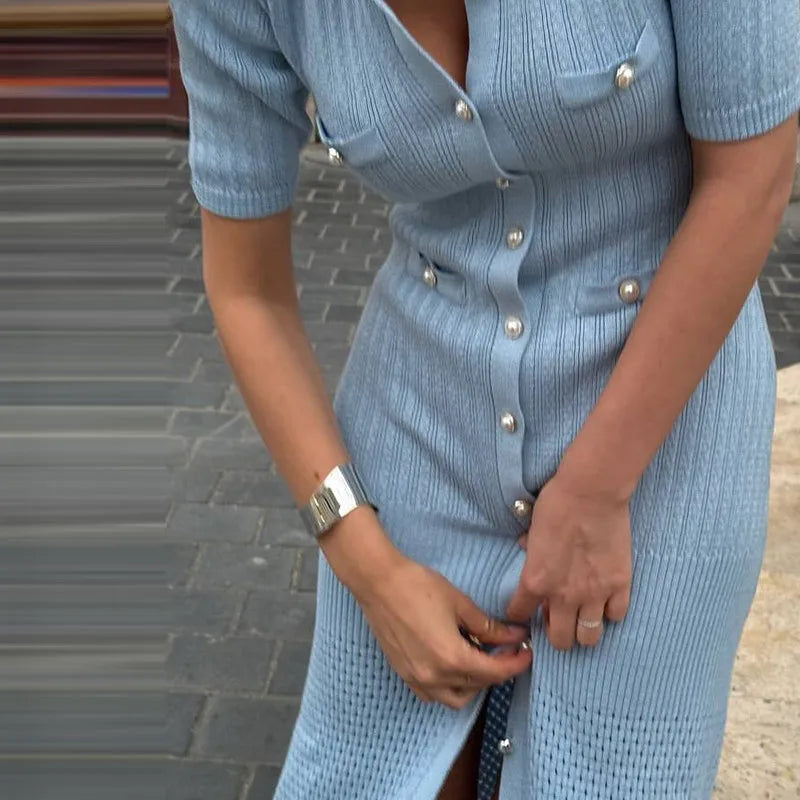 Vestido Longo de Tricô Feminino com Botões e Fenda Frontal