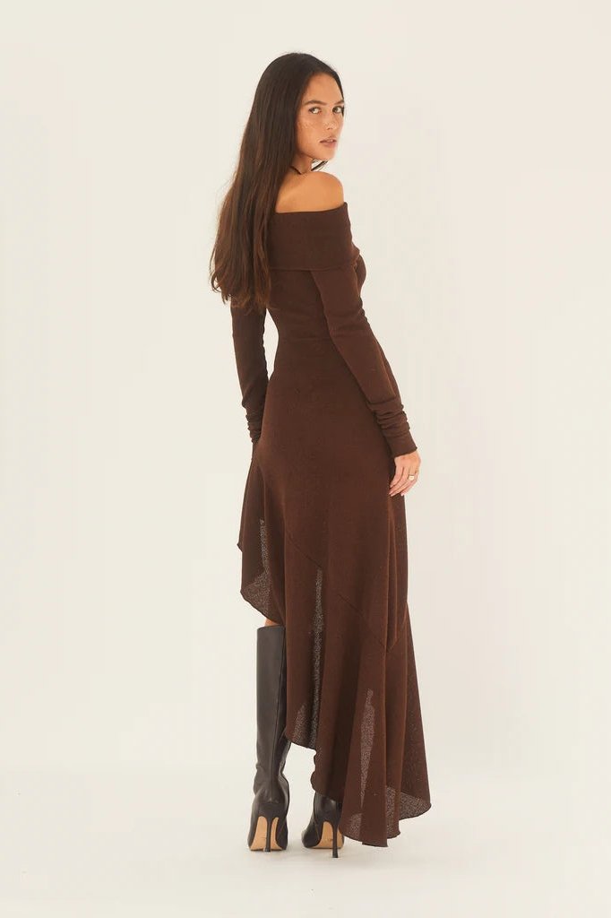Vestido Midi de Tricot com Decote Ombro a Ombro e Saia Flare - Alisa