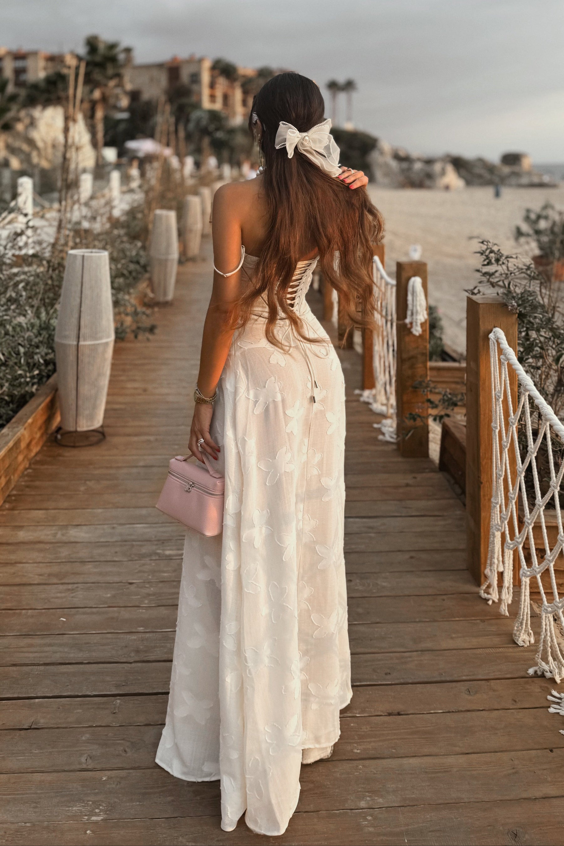 Vestido Longo Elegante com Costas Abertas e Amarração - Flor