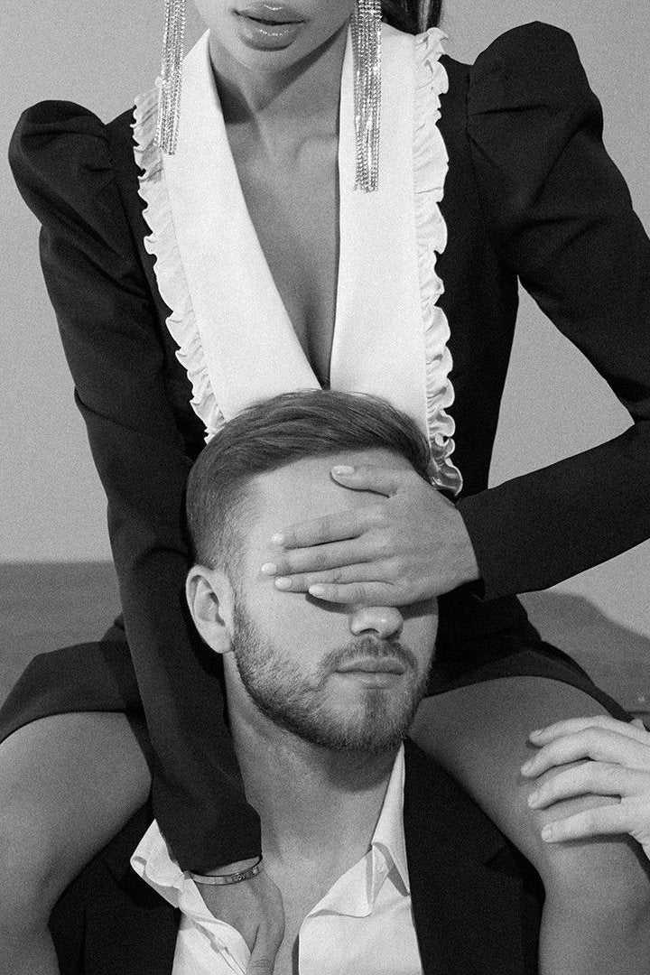 Vestido Midi com Gola Peter Pan e Decote em V - Kathy