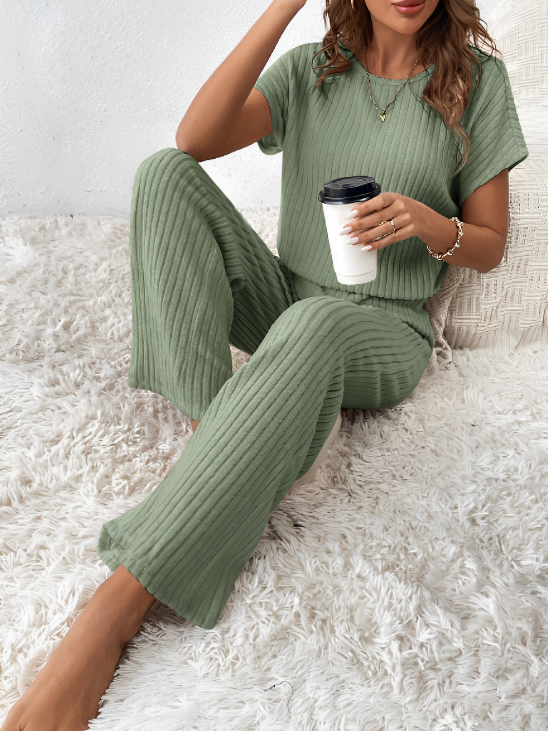 Conjunto Feminino Longo de Malha com  Blusa  Manga Morcego  e Calça Pantalona– Maite