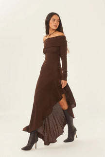 Vestido Midi de Tricot com Decote Ombro a Ombro e Saia Flare - Alisa