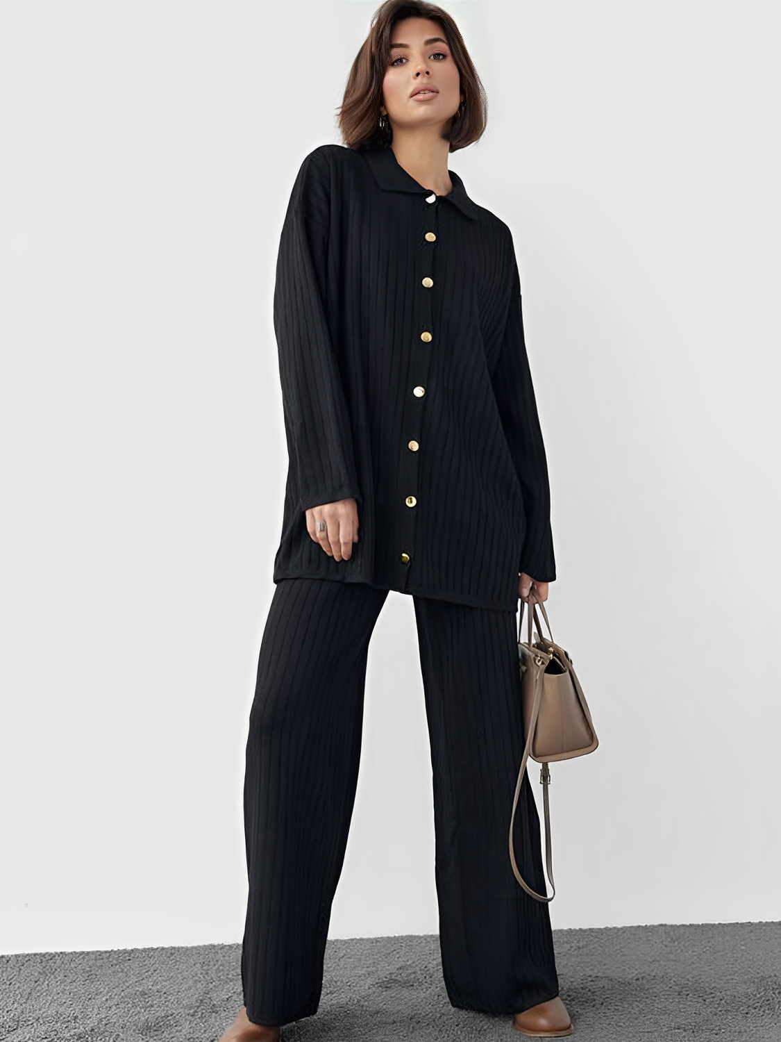 Conjunto Feminino com Camisa Alongada de Botões e Calça Reta com Elástico - Camila
