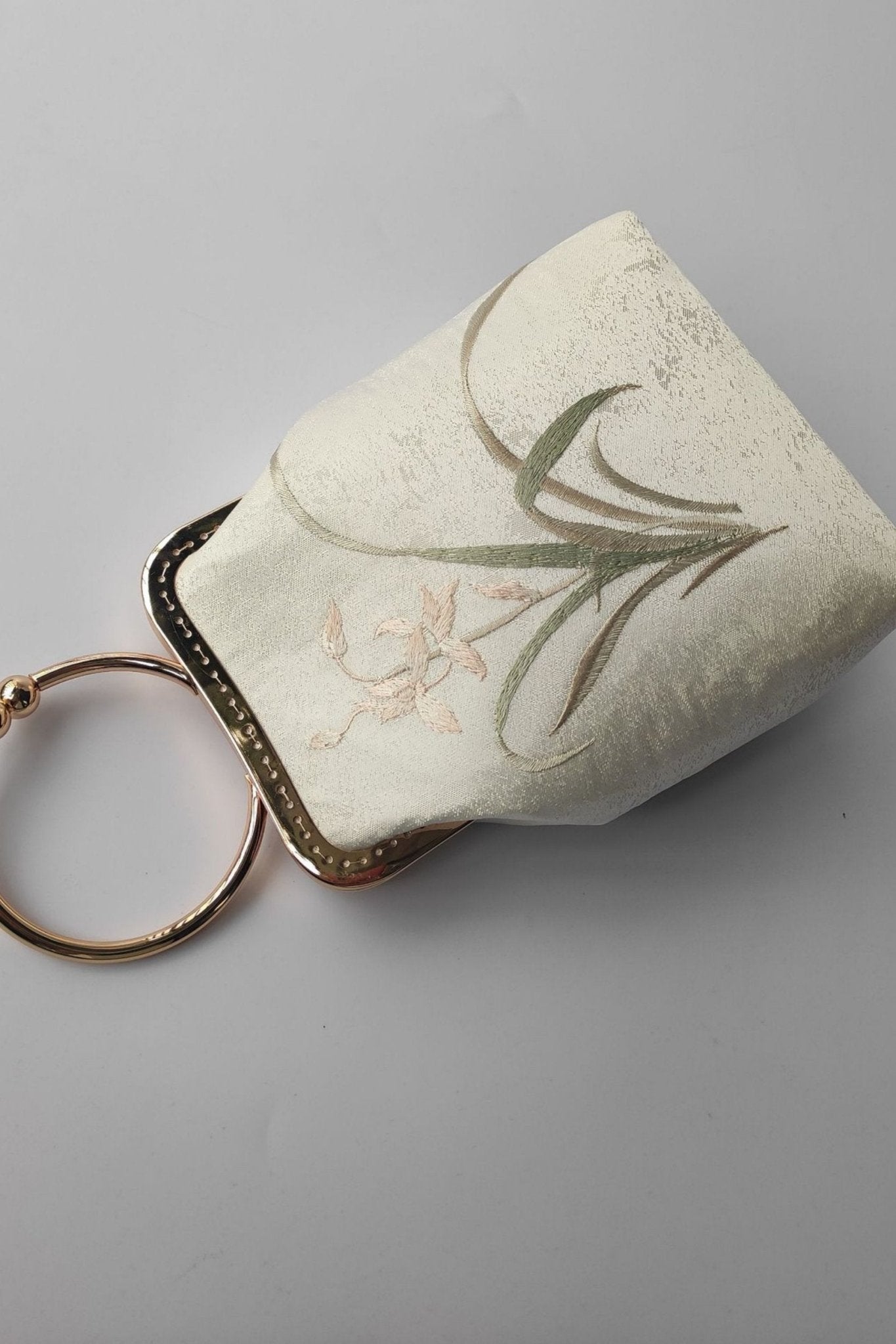 Bolsa Liz em Cetim Bordado