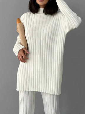 Conjunto Feminino de Tricô com Suéter de Gola Alta e Calça Flare de Cintura Alta - Luna