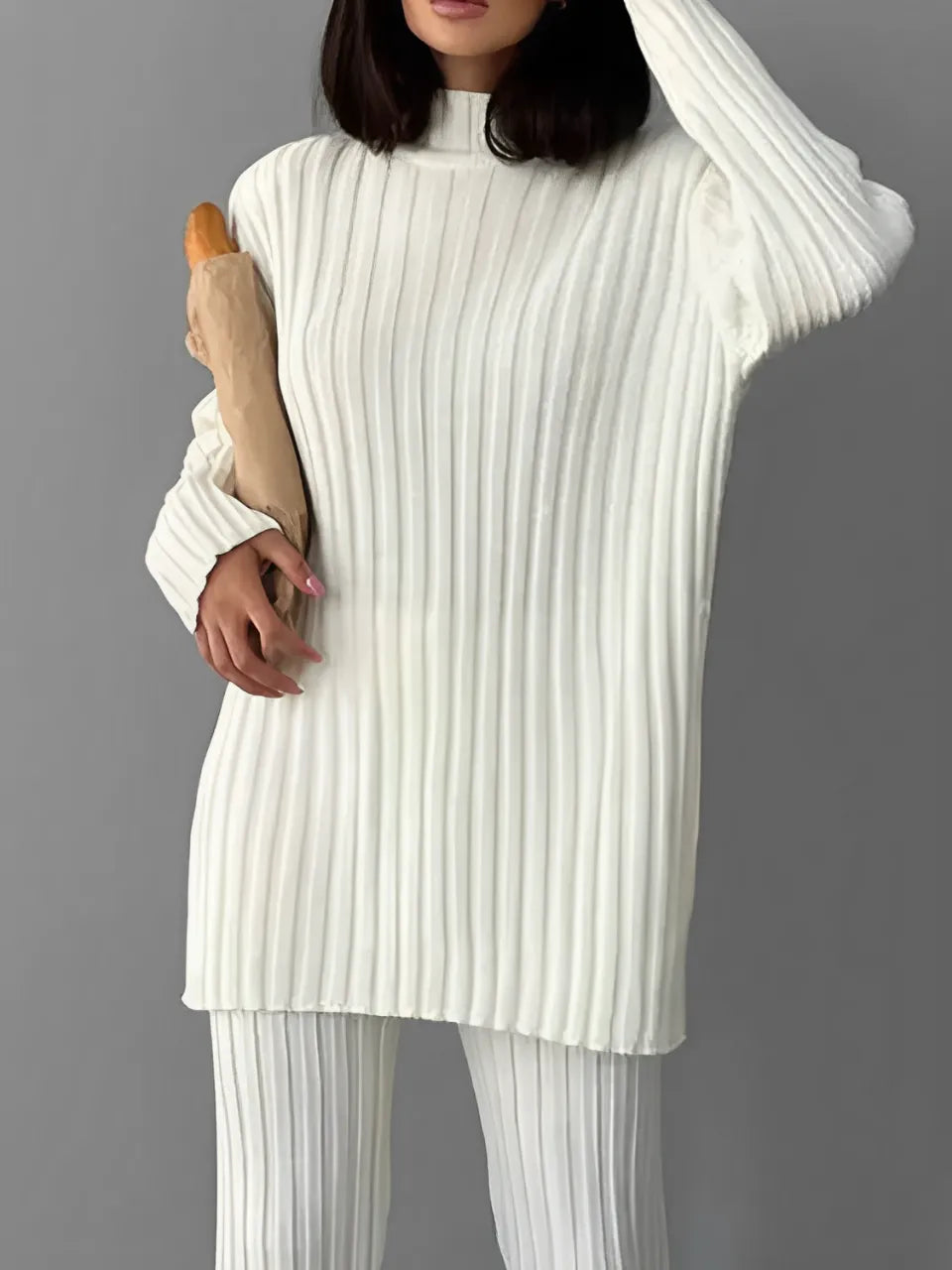 Conjunto Feminino de Tricô com Suéter de Gola Alta e Calça Flare de Cintura Alta - Luna