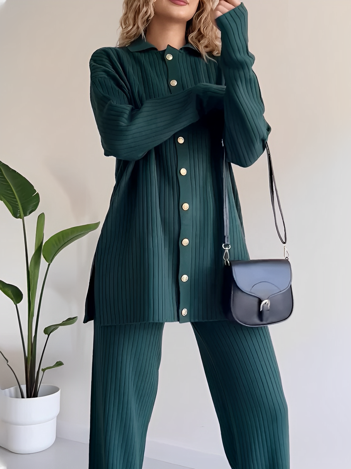 Conjunto Feminino com Camisa Alongada de Botões e Calça Reta com Elástico - Camila
