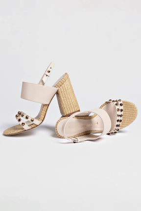 Chloe Gosselin by Studio Larroudé: Sandália Margot Couro Off White e Ráfia Natural