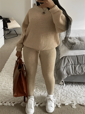 Conjunto Feminino de Tricô com Suéter Oversized  e Calça Legging com Cintura Ajustável – Ranya