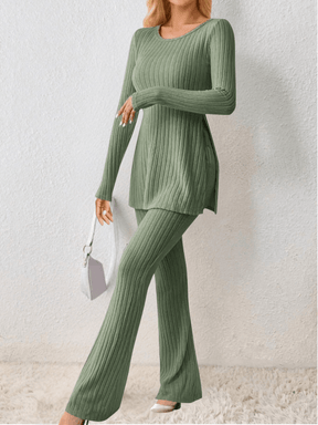 Conjunto Feminino em Tricô com Blusa Mullet Manga Longa com Fendas Laterais e Calça Flare com Cintura Alta Elástica - Sabrina