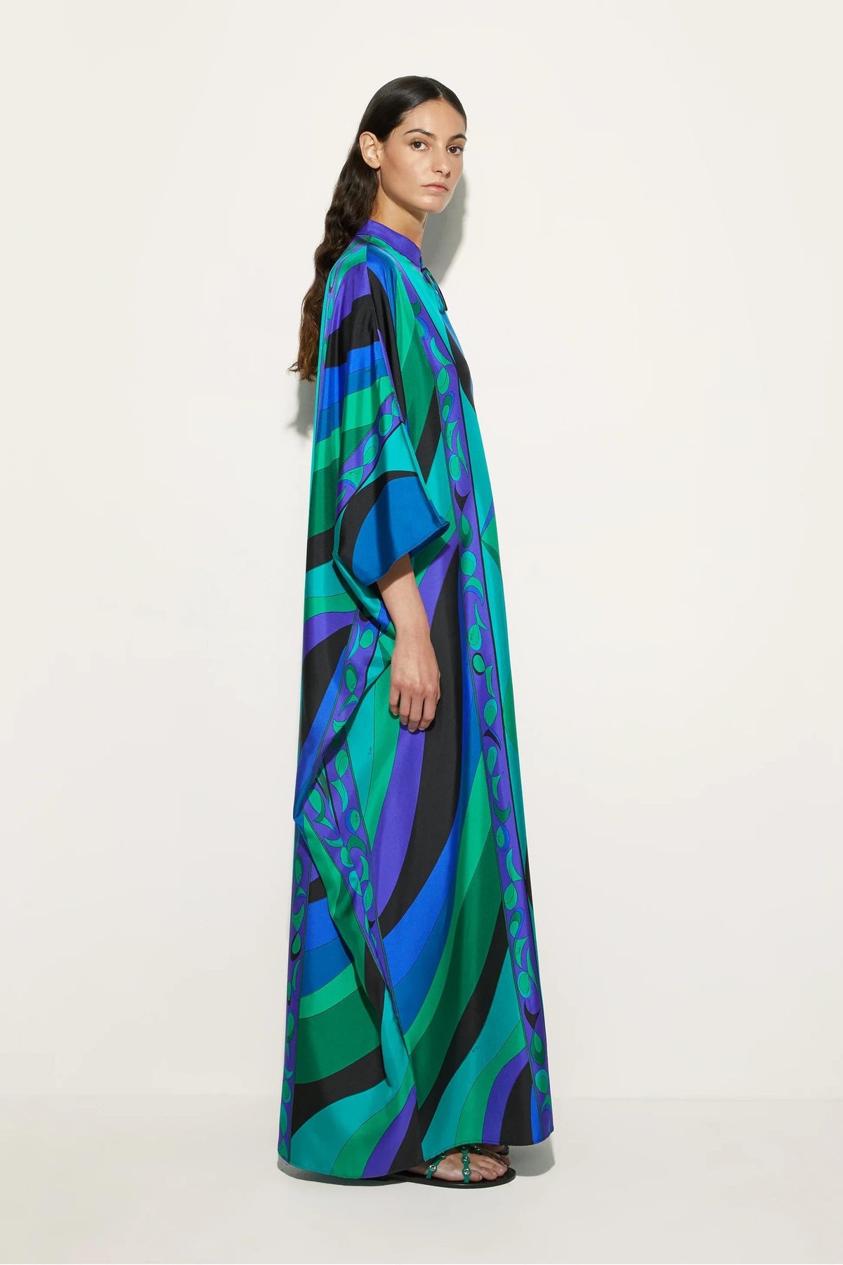 Vestido Kaftan Longo em Cetim com Estampa Psicodélica Iride