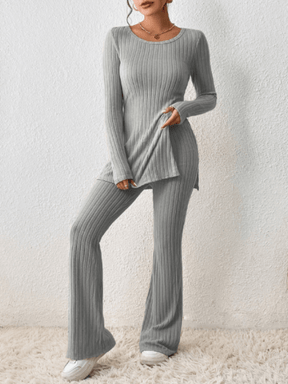 Conjunto Feminino em Tricô com Blusa Mullet Manga Longa com Fendas Laterais e Calça Flare com Cintura Alta Elástica - Sabrina