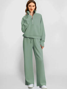 Conjunto Feminino com Suéter Gola Alta Ajustável e Calça Cintura Média com Ajuste de Cordão - Alessandra