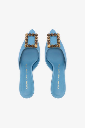 Chloe Gosselin by Studio Larroudé: Mule Ava Cetim Azul